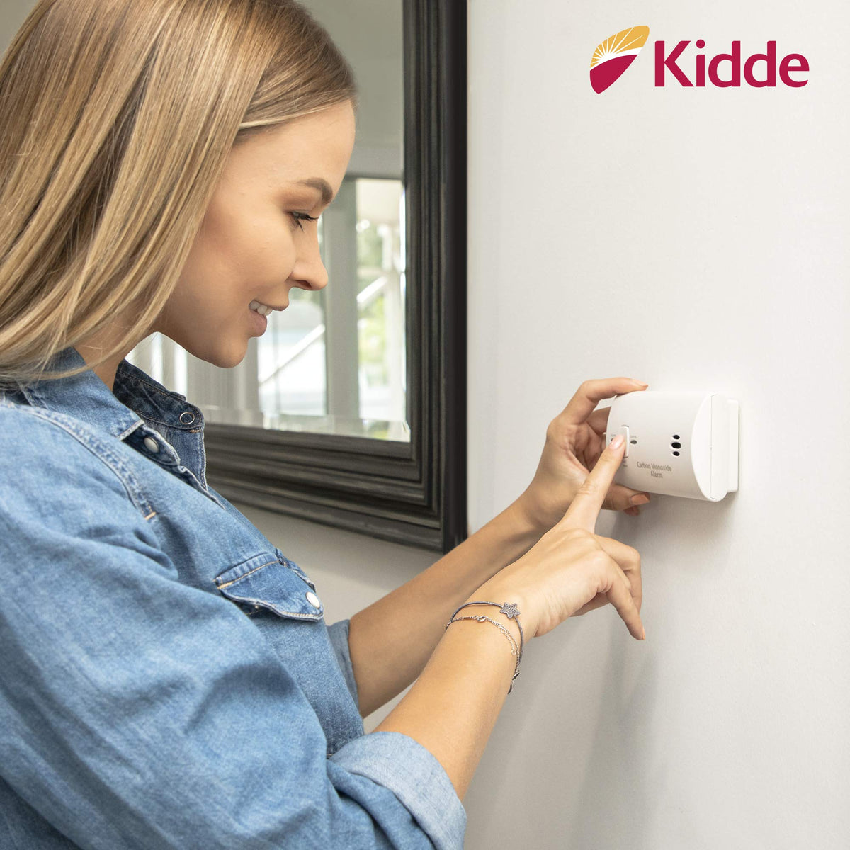 Carbon Monoxide Detector, AA Battery Powered, 85 dB Alarm F901