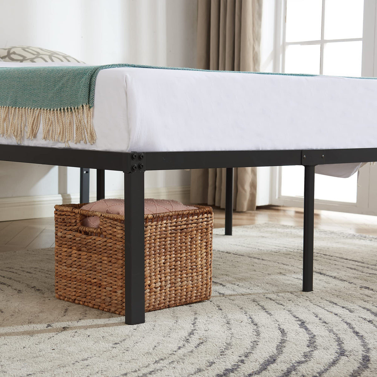 Queen Size Metal Platform Bed Frame F599242
